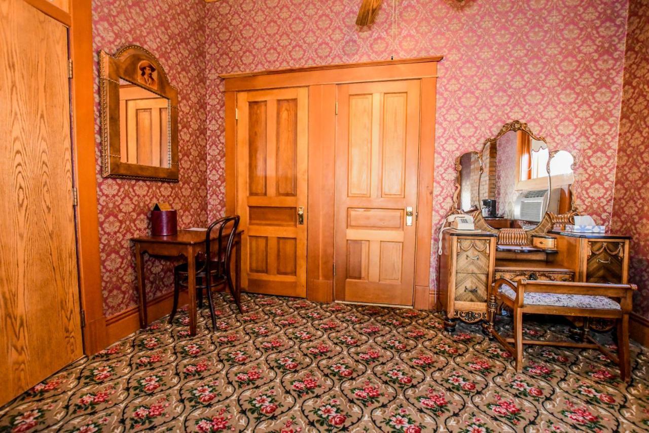 Irma Hotel Cody Exterior foto